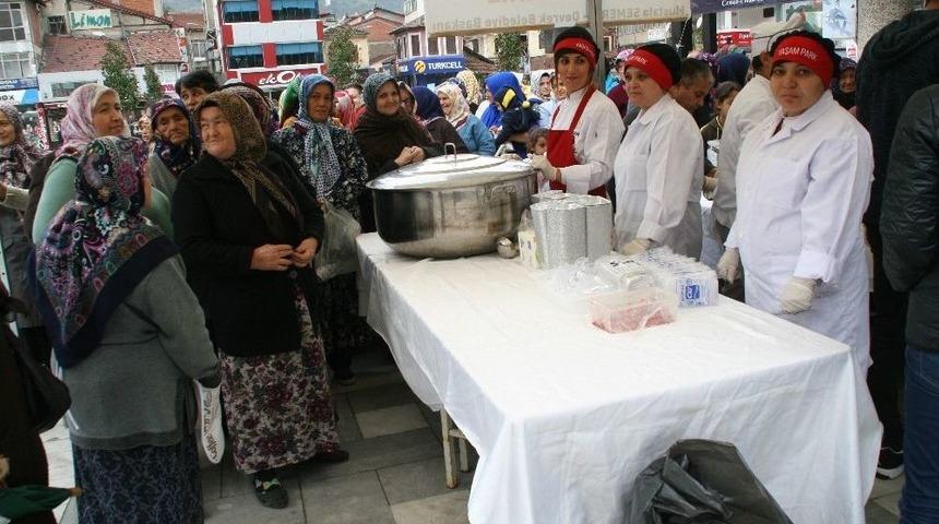 Devrek Belediyesi Tarafından Aşure Etkinliği D&uuml;zenlendi