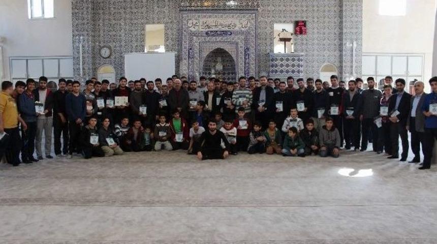 &lsquo;hadis Okuma Kampı&rsquo; Bu Yıl Selahattin Eyy&uuml;bi Camii&rsquo;nde D&uuml;zenlendi