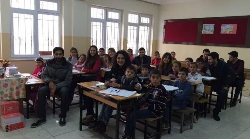 Hasan Kalyoncu &Uuml;niversitesi Minik &Ouml;ğrencilere Yardım Elini Uzatıyor