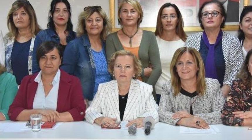 İzmir'de Chp'li Kadınlardan M&uuml;ft&uuml;lere Resmi Nikah Kıyma Yetkisi Tepkisi