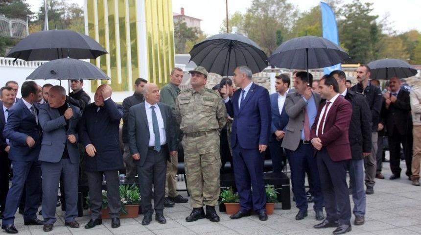 Erzurum’da Amatör Spor Haftası Kutlamaları Yağmur Nedeniyle Yarım Kaldı