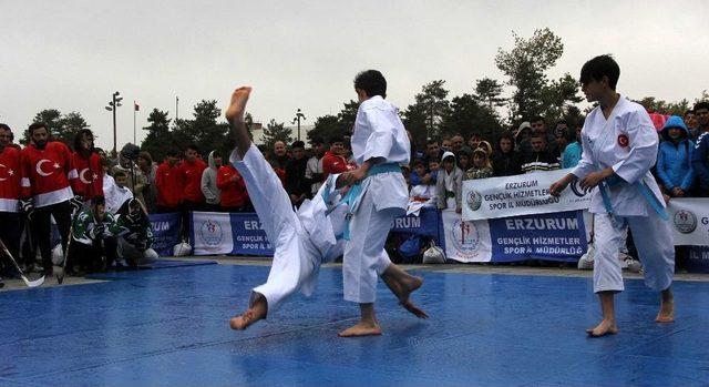 Erzurum’da Amatör Spor Haftası Kutlamaları Yağmur Nedeniyle Yarım Kaldı