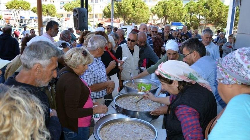 Didim Chp&rsquo;nin Aşure G&uuml;n&uuml; Yoğun İlgi