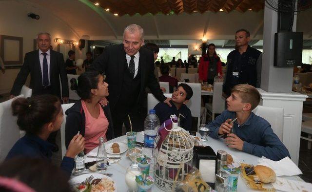 Başkan Osman Zolan, Tuncelili Çocukları Ağırladı