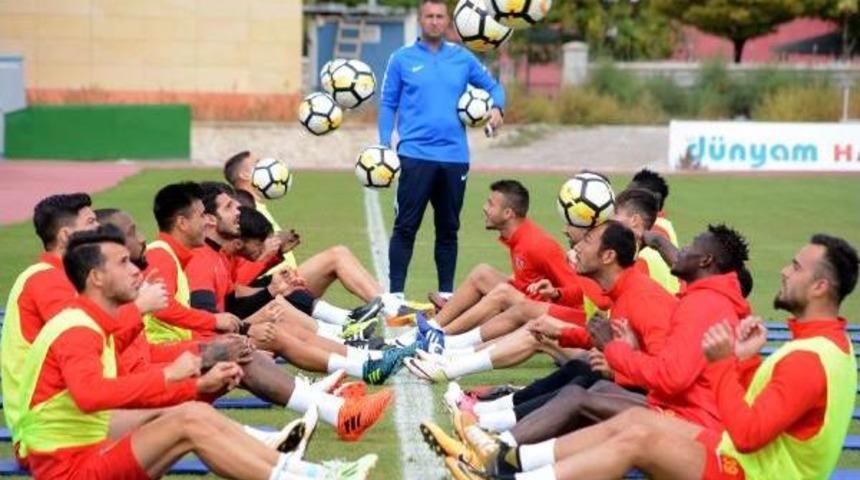 Kayserispor'da G&ouml;zler Kardemir Karab&uuml;kspor Ma&ccedil;ına &Ccedil;evrildi