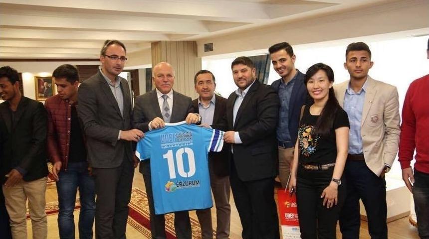 Sekmen Uluslararası &Ouml;ğrencileri De Unutmadı