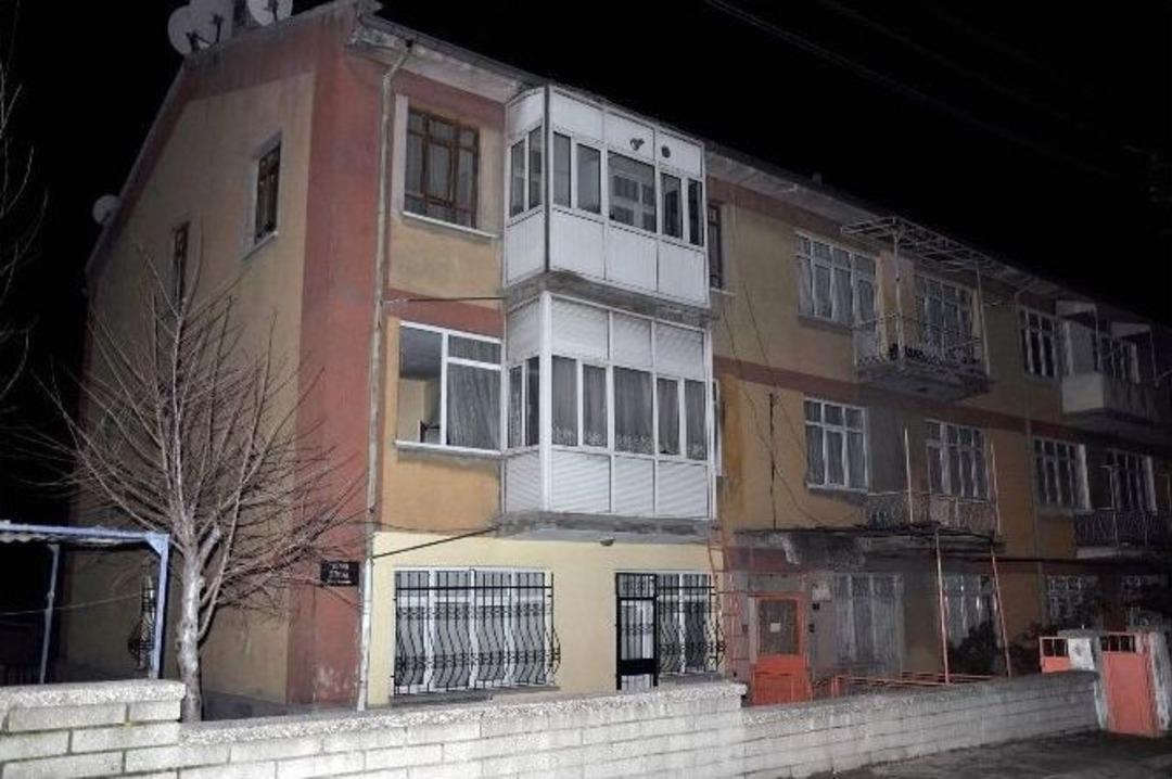 Engelli &Ccedil;ocuk Yangında Ağır Yaralandı