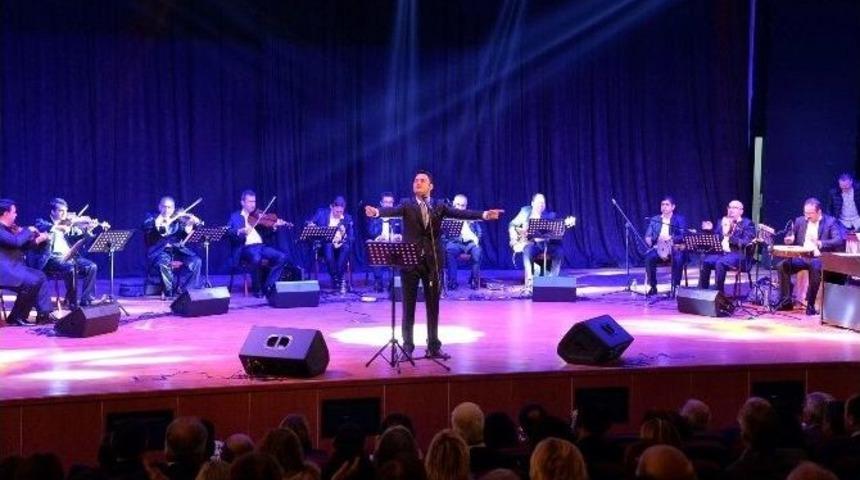 Tsm Sanat&ccedil;ısı &Uuml;nl&uuml;ataer&rsquo;in Konserine Yoğun İlgi