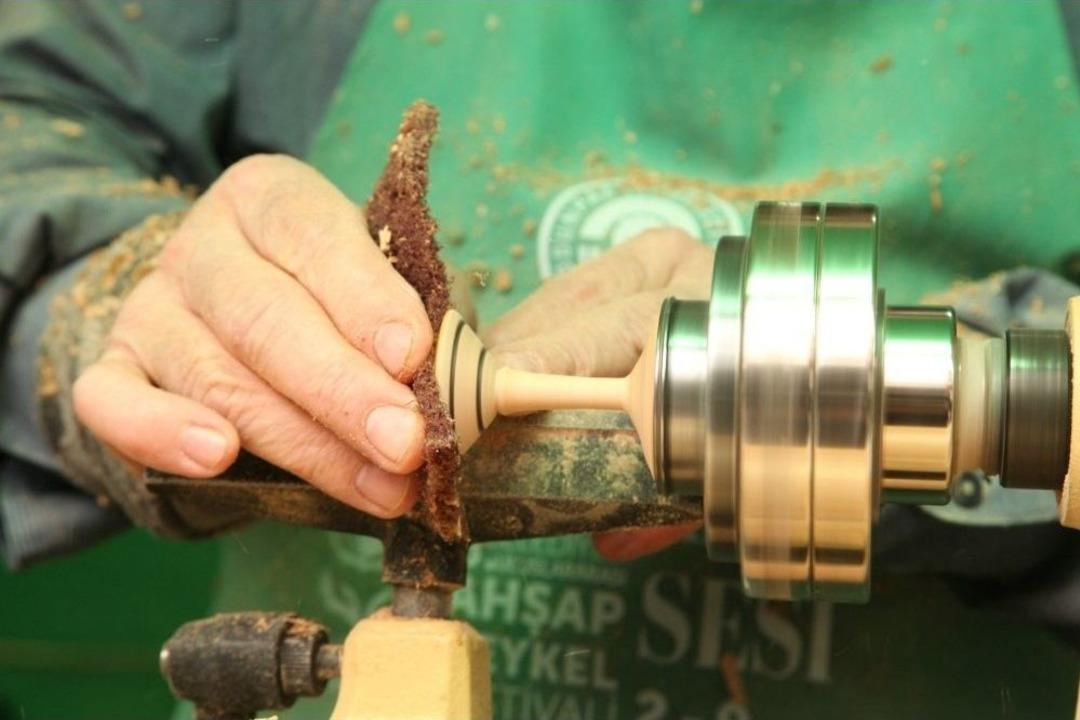 Uluslararası Ahşap Heykel Festivali&rsquo;nde Sanat&ccedil;ılar &Ccedil;alışmalarını Bitirdi