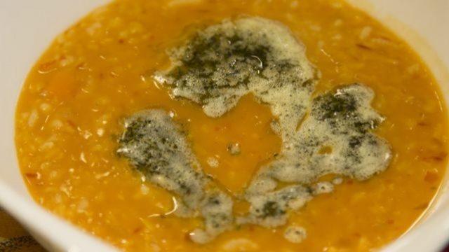 Ezogelin çorbası nasıl servis edilir?