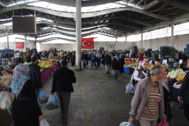 Kırşehir Semt Pazarının En Pahalı Sebzesi Rekor Fiyatla Sarımsak Oldu