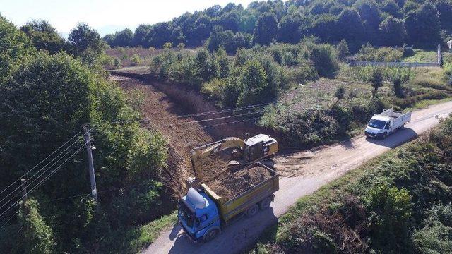 Başiskele’de Yol Açma Çalışmaları Sürüyor