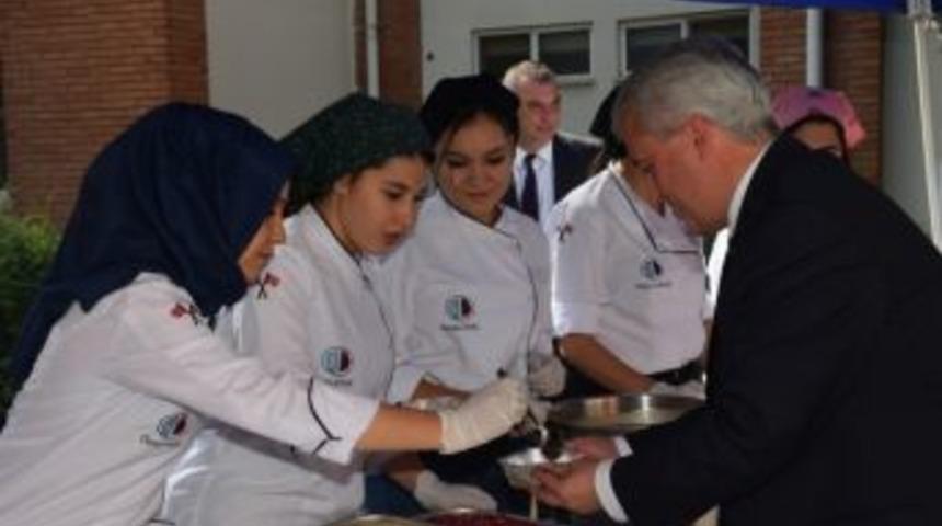 Anadolu &Uuml;niversitesi&rsquo;nden &rsquo;geleneksel 9. Aşure G&uuml;n&uuml; Etkinliği&rsquo;