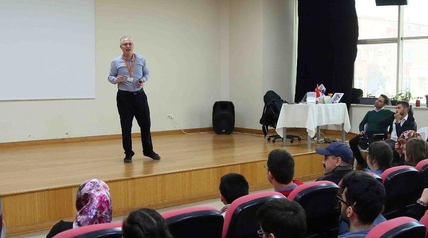 İletişim Uzmanı G&ouml;khan Yenipazar: &ldquo;ama&rsquo;dan Uzak Durun Mutlu Olun&rdquo;