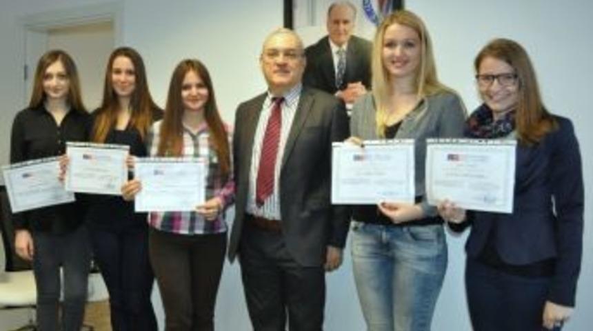 İzmirsem&rsquo;den Yabancı &Ouml;ğrencilere T&uuml;rk&ccedil;e Eğitimi