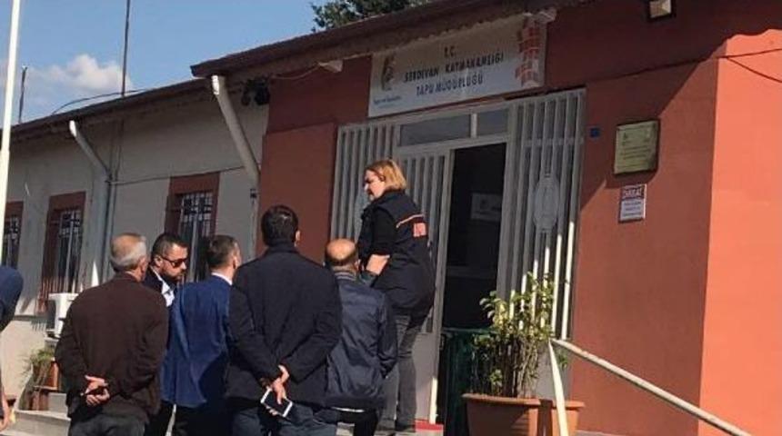 Tapu M&uuml;d&uuml;rl&uuml;ğ&uuml;'nde Zarftan &Ccedil;ıkan Islak Pe&ccedil;ete Nedeniyle Kimyasal Alarmı