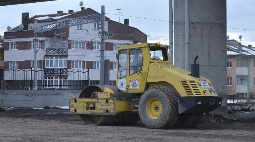 Kış Şartlarında Bozulan Yollar Onarılıyor