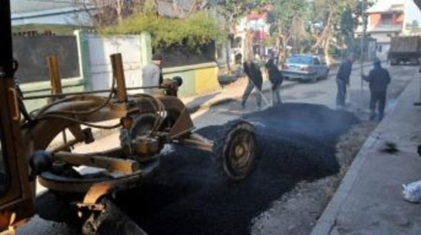 Akdeniz Belediyesi&rsquo;nin Asfalt &Ccedil;alışmaları S&uuml;r&uuml;yor