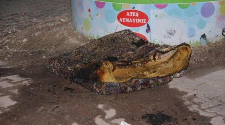 Engelli &Ccedil;ocuk, Odasında Kabloyla Oynarken &Ccedil;ıkan Yangında Ağır Yaralandı