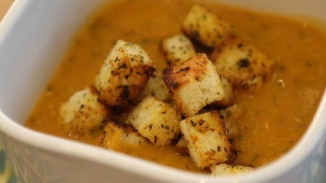 Mercimek çorbası nasıl servis edilir?