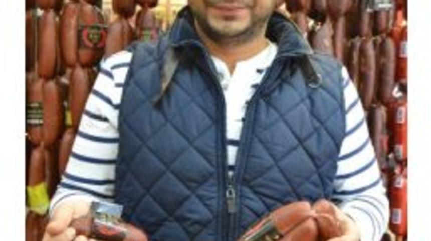 Erciyes Dağındaki Yoğunluk Pastırma Ve Sucuk Satıcılarının Y&uuml;z&uuml;n&uuml; G&uuml;ld&uuml;rd&uuml;