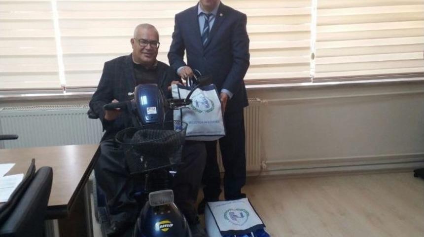 Boz&uuml;y&uuml;k Belediyesi&rsquo;nden Engelliler Derneği&rsquo;ne Mavi Kapaklı Destek Devam Ediyor