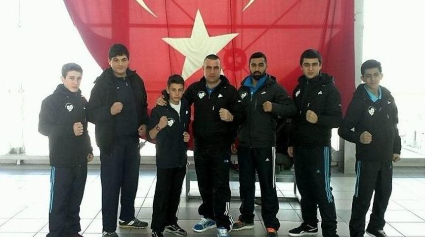 Sapancalı Boks&ouml;rler &Ccedil;eyrek Finalde