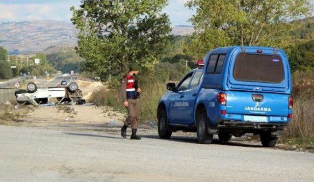 Bolu da Otomobil Takla Attı: 3 Yaralı 1