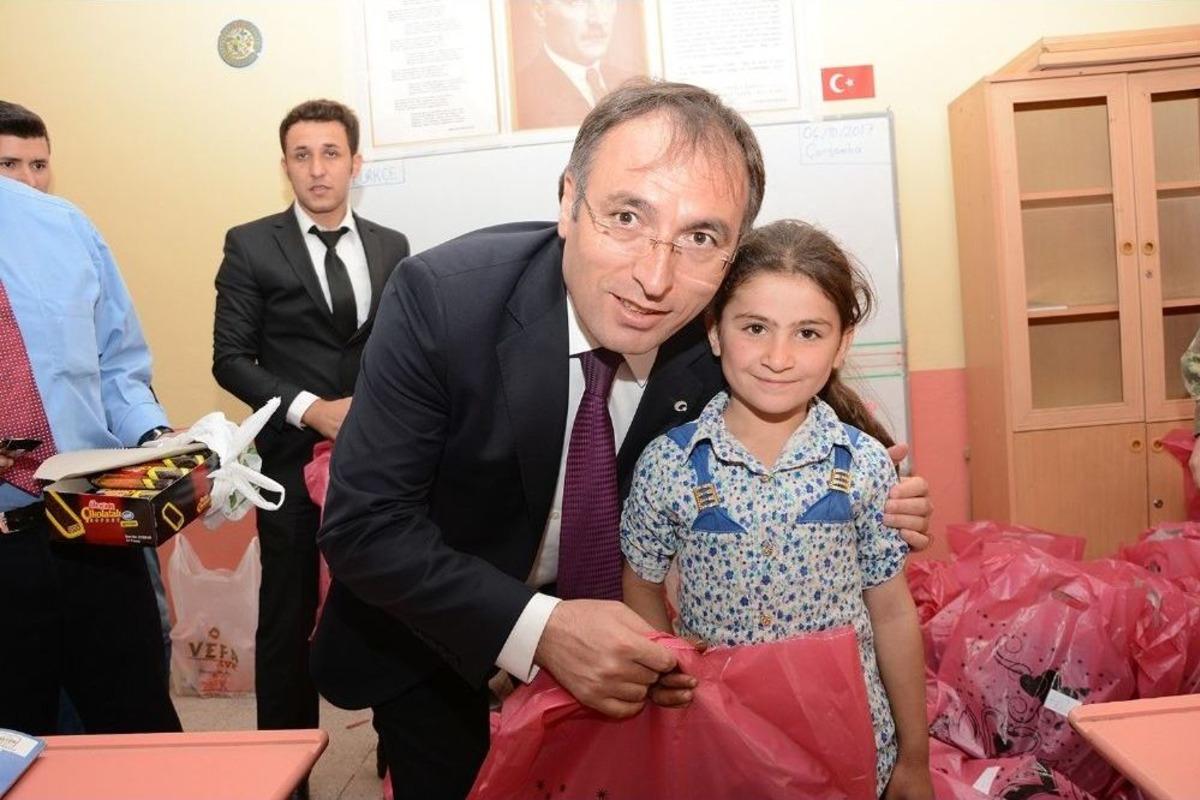 Jandarmadan İhtiya&ccedil; Sahiplerine Yardım