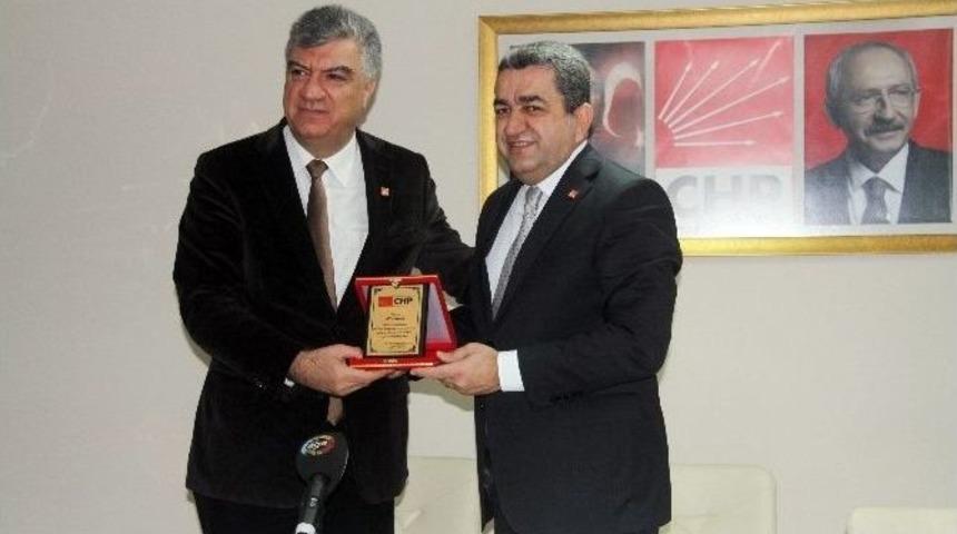 Chp İzmir İl Başkanı Serter, Eski Yönetime Teşekkür Etti