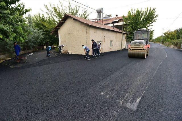 Kemerk&ouml;pr&uuml; Mahallesine Sıcak Asfalt 1