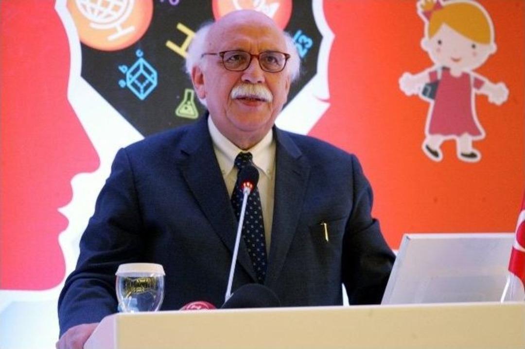 Bakan Avcı, Eğitimi Kovboy Filmlerindeki Piyanistlere Benzetti