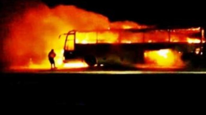 Afyonkarahisar&rsquo;da Otob&uuml;s Alev Alev Yandı