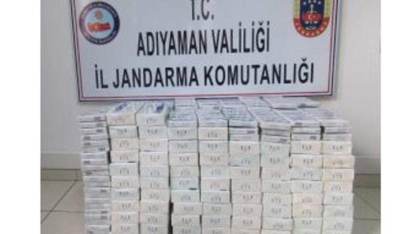 Jandarma Ka&ccedil;ak Sigara Ele Ge&ccedil;irdi