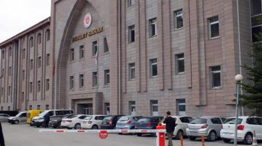 Deaş Ş&uuml;phelisi 4 Iraklı Sınır Dışı Edildi, 1 Kişi Tutuklandı