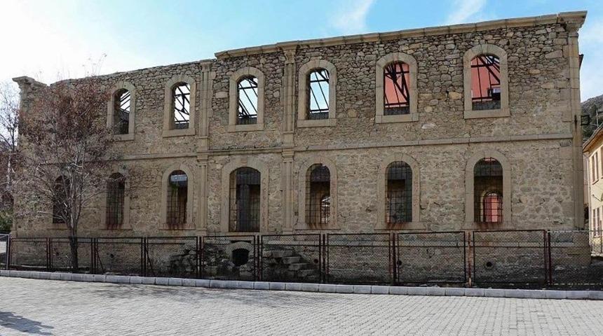 Tarihi Redif Kışlası&rsquo;nın Restorasyon İhalesi Yapıldı