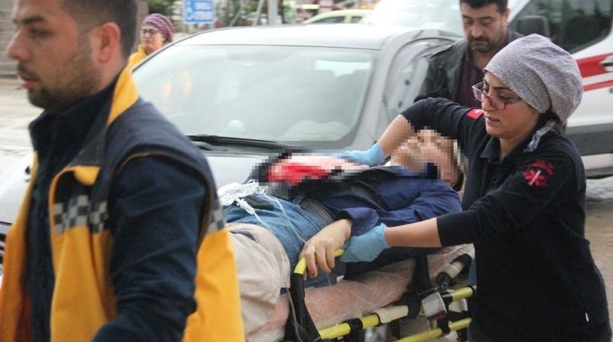 Yaşlı Adam Sokak Ortasında Bı&ccedil;aklandı