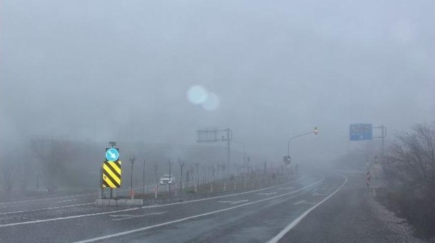 Samsat’ta Sis Sürücülere Zor Anlar Yaşatıyor