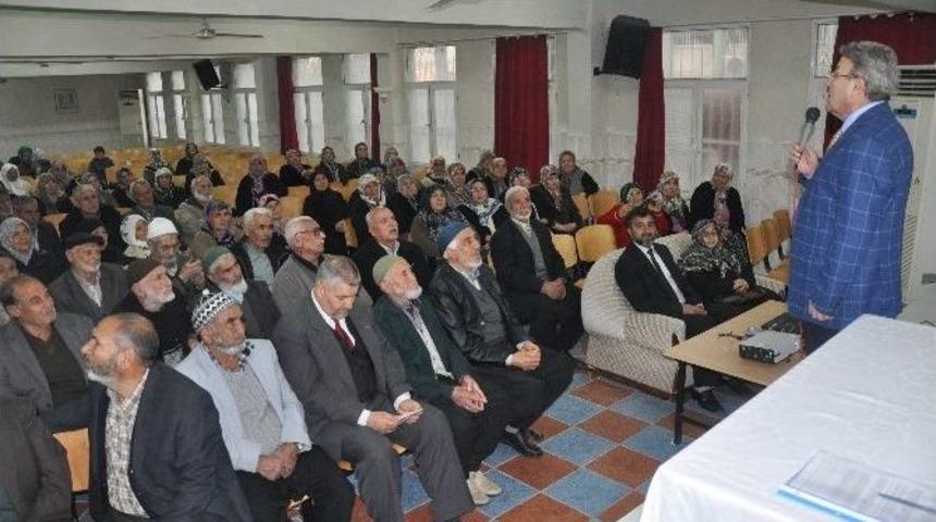 Kozan’da Umreye Gidecek Vatandaşlara Seminer Ve Aşı