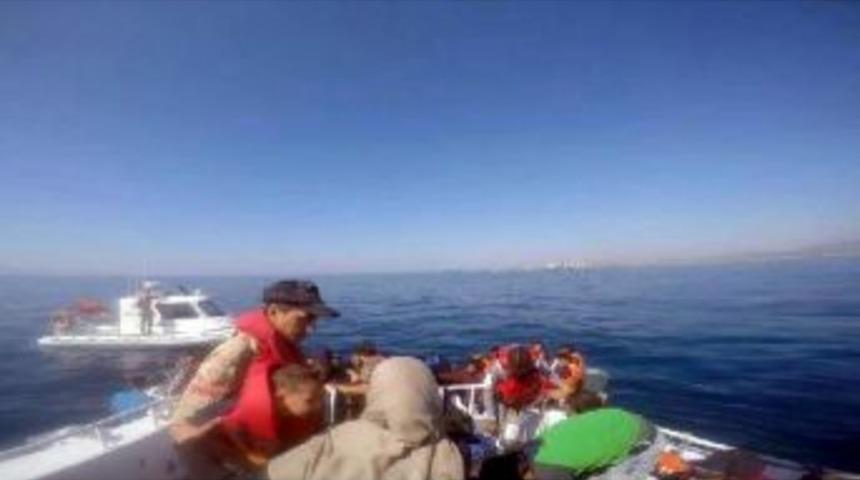 Dikili'de Denizde 54 Ka&ccedil;ak Yakalandı