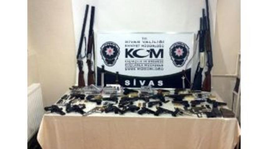 Sivas Merkezli 3 Ilde Silah Ka&ccedil;ak&ccedil;ılığı Operasyonu: 16 G&ouml;zaltı