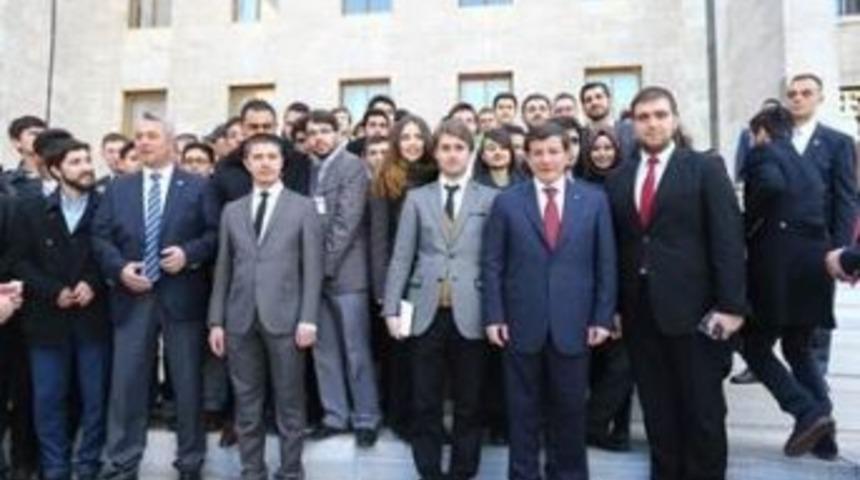 Akil Gen&ccedil;ler Tbmm&rsquo;de Başbakan Davutoğlu İle G&ouml;r&uuml;şt&uuml;