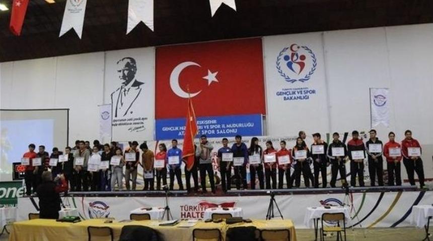 Vanlı Haltercilerden Tarihi Başarı