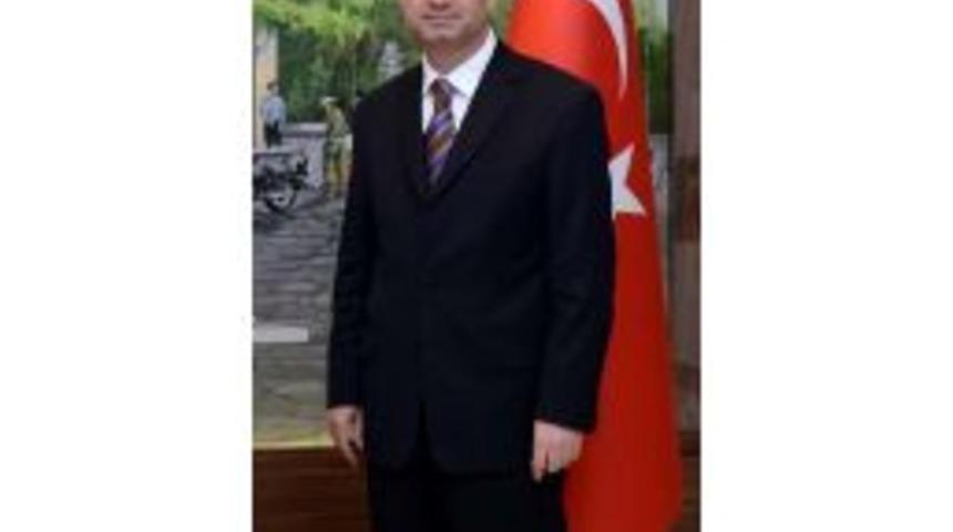 Emniyet M&uuml;d&uuml;r&uuml;, Adını Kullanan Dolandırıcılara Karşı Halkı Uyardı