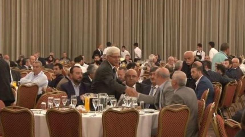 Taksicilerden Uber'e Karşı Ortak M&uuml;cadele Kararı