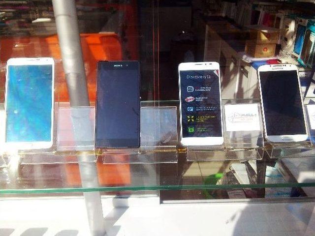 Taklit Telefonlarda Yüksek Radyasyon Tehlikesi