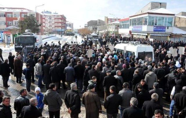 Hdp'li  Üçer: Haddinizi Aşarsanız Kobani'deki Direnişi Görürsünüz