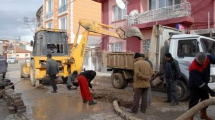 Bolvadin Belediyesinden Vatandaşalra Ka&ccedil;ak Su Kullanımı Uyarısı