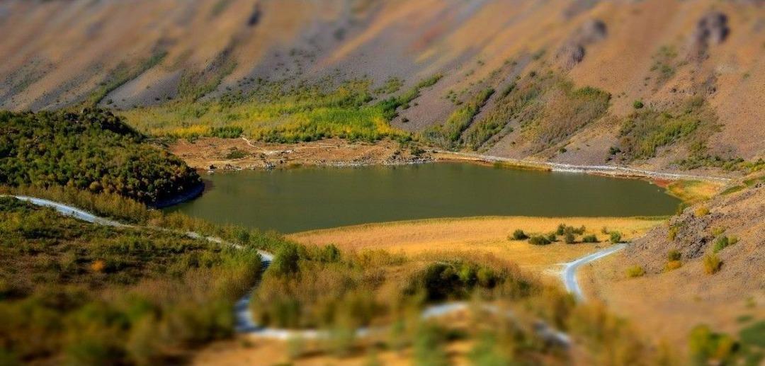 Nemrut Krater G&ouml;l&uuml;&rsquo;nde Sonbahar G&uuml;zelliği