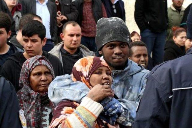 Somalililerin Kaldığı Evde Yangın Çıktı: 1 Ölü (2) / (Yeniden)